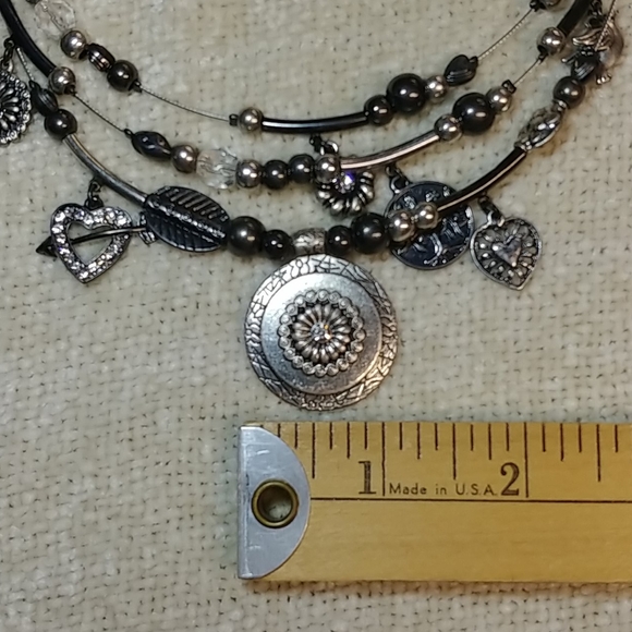 Necklace and Earring set - Picture 9 of 11